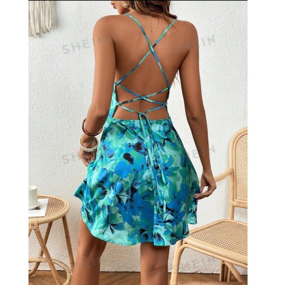 Tropical Print Sundress SMALL NIB 🌴🍍🥥🌸🍹☀️ - Picture 1 of 8